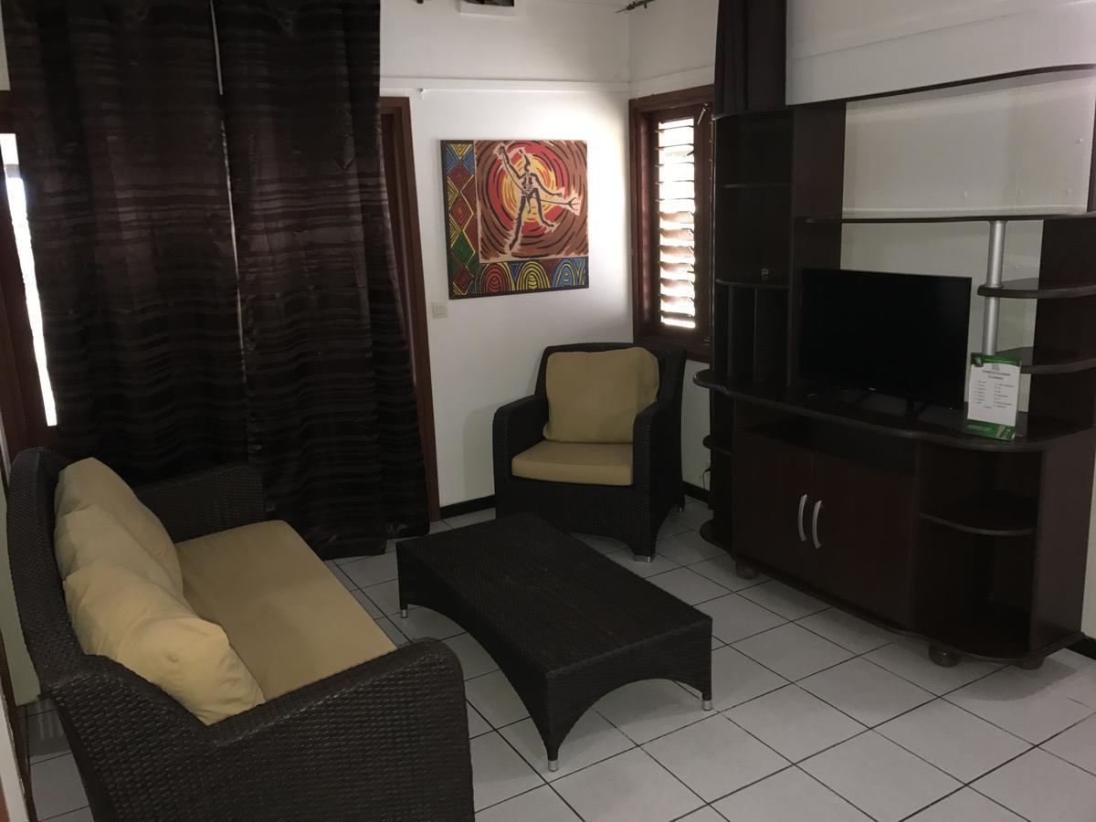 Hotel Nengone Village Mare Extérieur photo